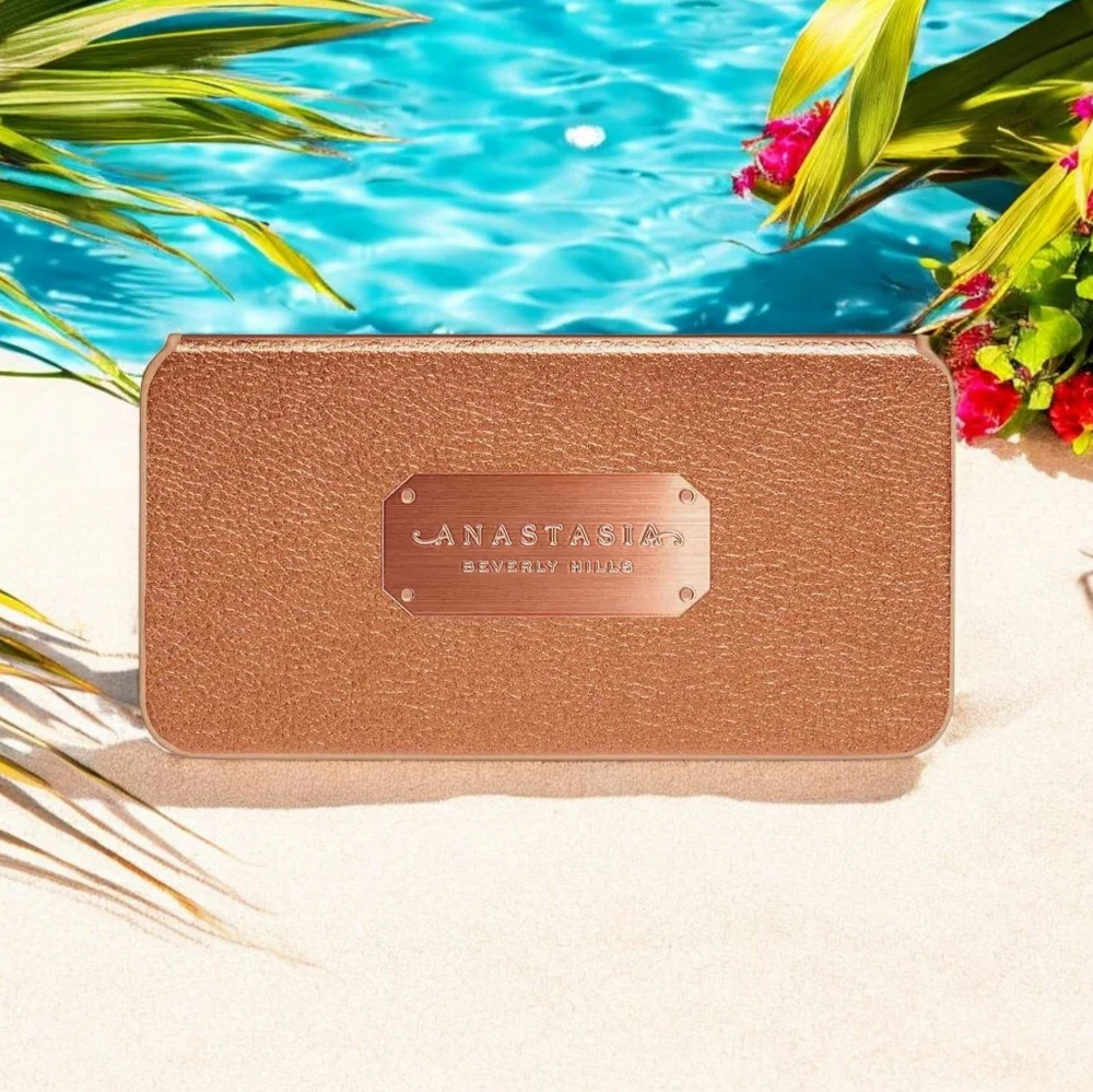 Anastasia Beverly Hills Tropical Getaway Contour, Blush & Highlight Palette
